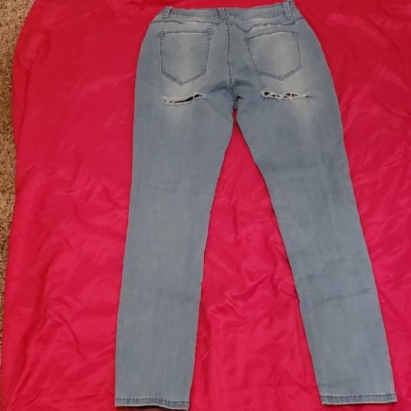 Skinny Slit Back Jeans - Picture 3 of 8